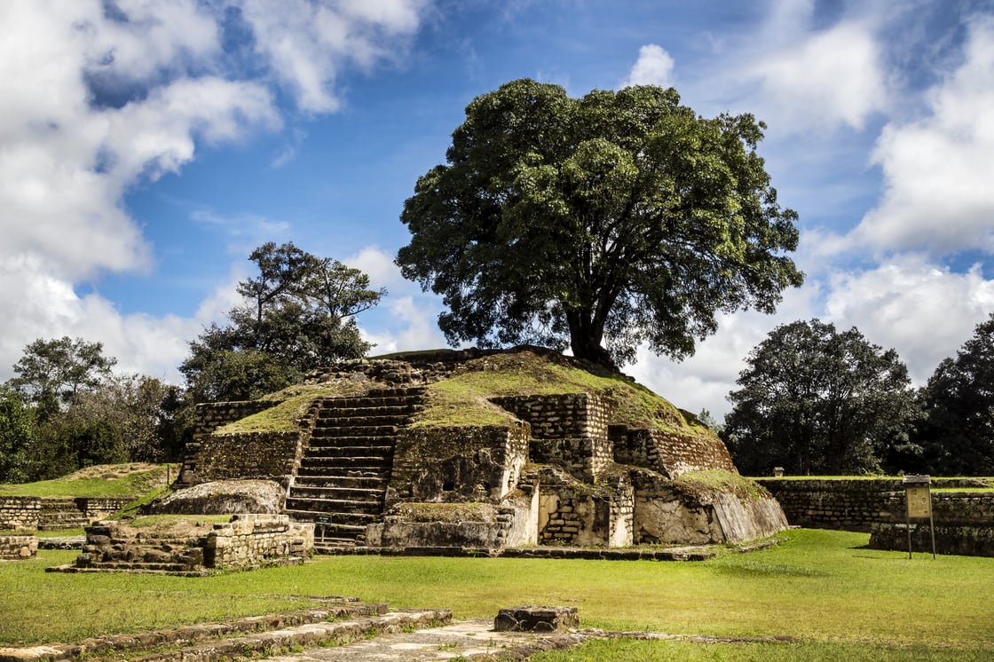 Iximche ruins_Michael Zak