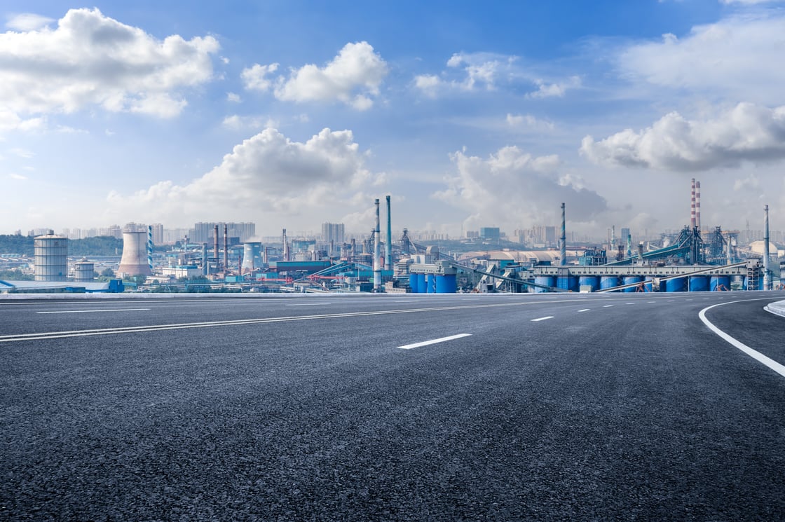 Road and oil refinery_Dongfang